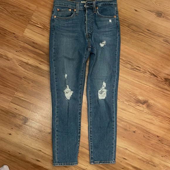 Levi's Wedgie Skinny Jeans
High Rise, Wedgie Skinny Jeans, Sz 27 - Picture 6 of 6